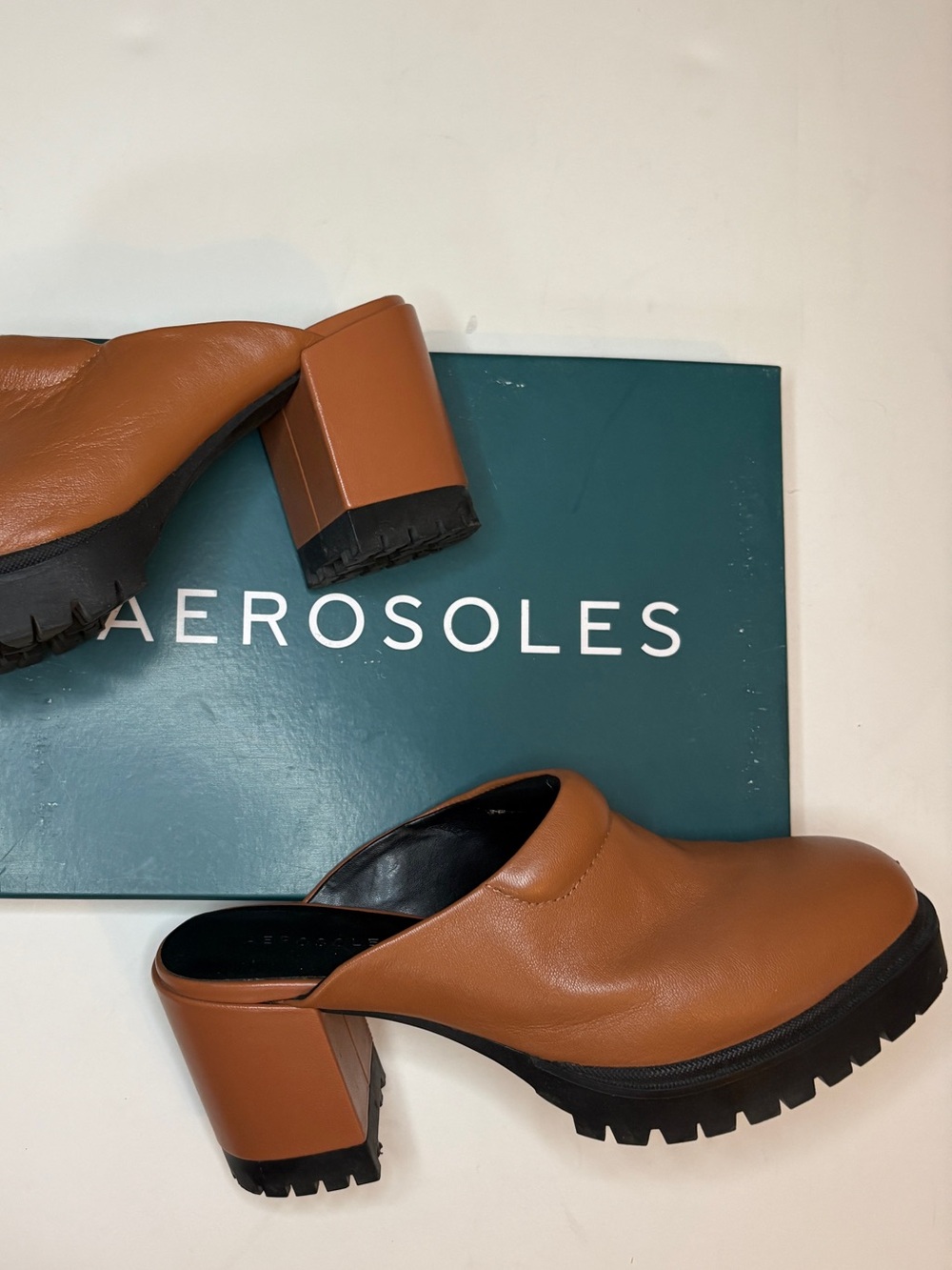 Aerosoles EMON tan leather round toe chunky lug sole heeled clogs